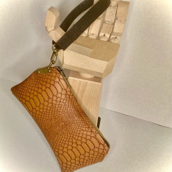 HandBag Mistress Vegan Leather Python Clutch Detachable Strap Brisbane Made - Picture 5 of 8